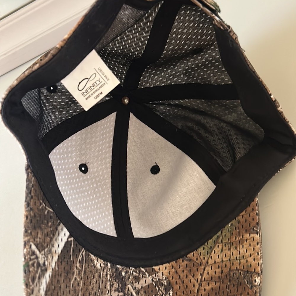 Camo hat - Picture 2 of 2